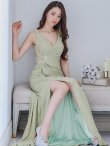 グリーン モデル：るな　身長：159cm　着用サイズ：Mサイズ
