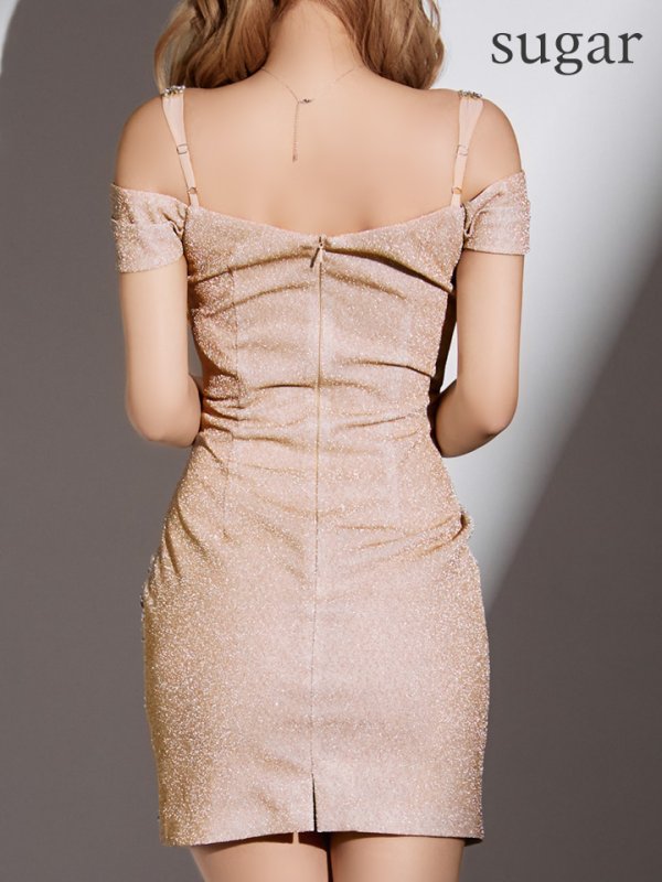 シャンパンゴールド モデル：如月れい　身長：156cm　着用サイズ：Sサイズ