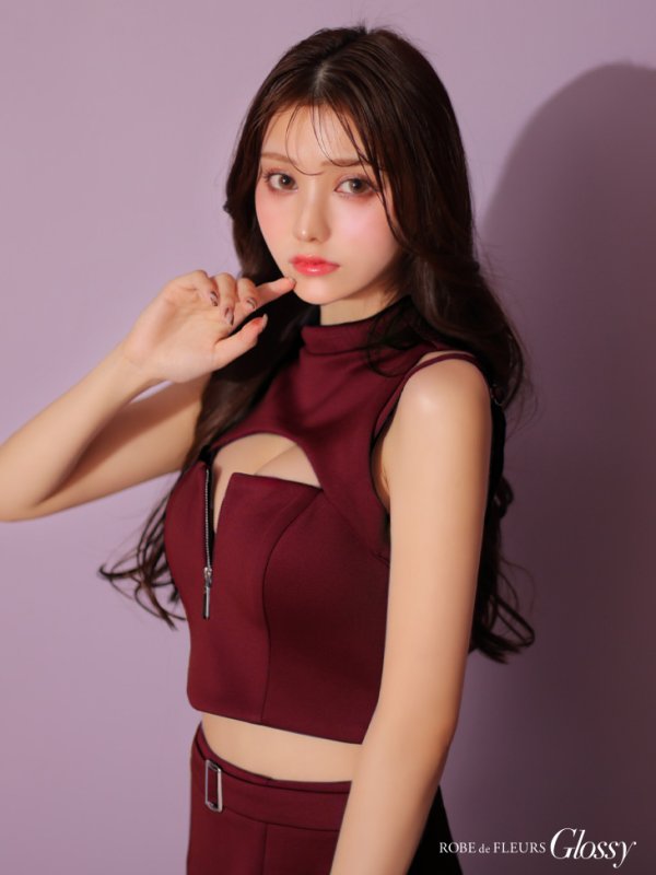 レッド モデル:ももか 身長:156cm 着用サイズ:Sサイズ