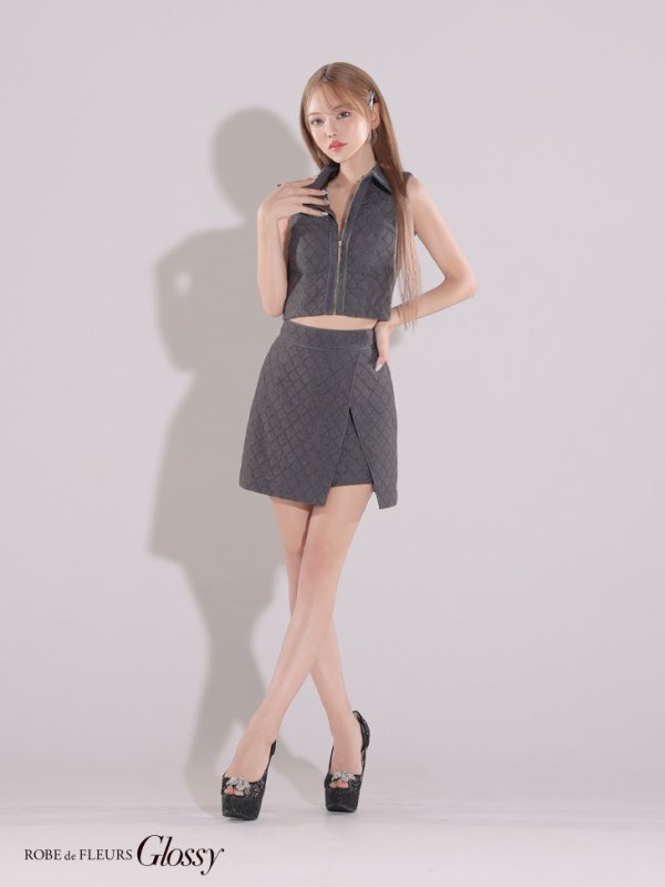 グレー モデル：如月れい　身長：156cm　着用サイズ：Sサイズ
