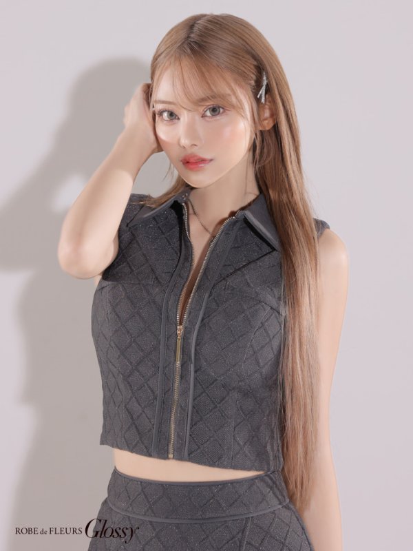 グレー モデル：如月れい　身長：156cm　着用サイズ：Sサイズ