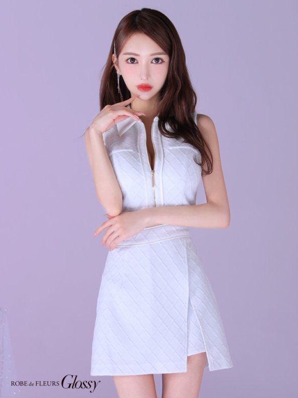 ホワイト モデル：みゆ　身長：166cm　着用サイズ：Sサイズ