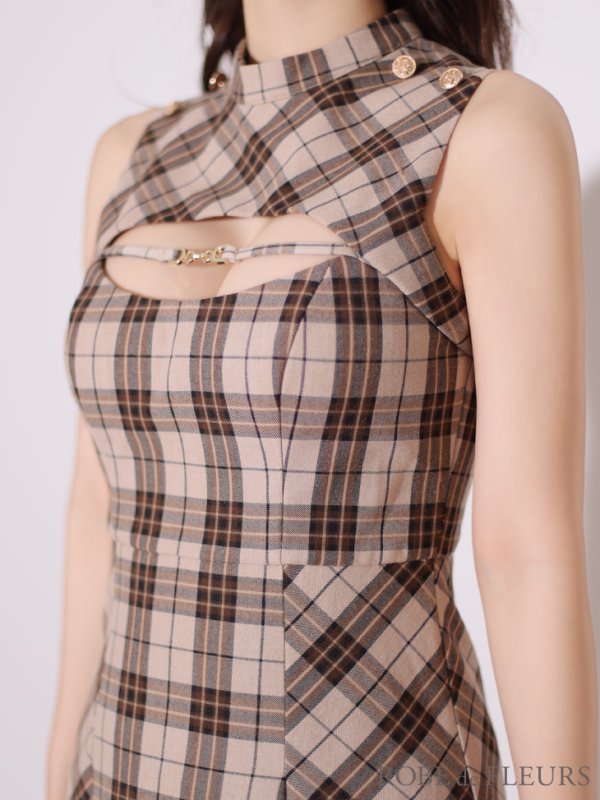 ベージュ モデル：にじほ　身長：160cm　着用サイズ：Sサイズ