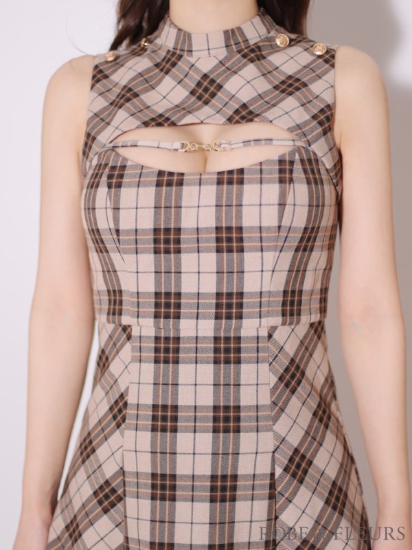 ベージュ モデル：にじほ　身長：160cm　着用サイズ：Sサイズ