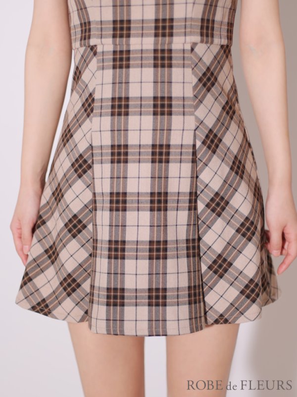 ベージュ モデル：にじほ　身長：160cm　着用サイズ：Sサイズ