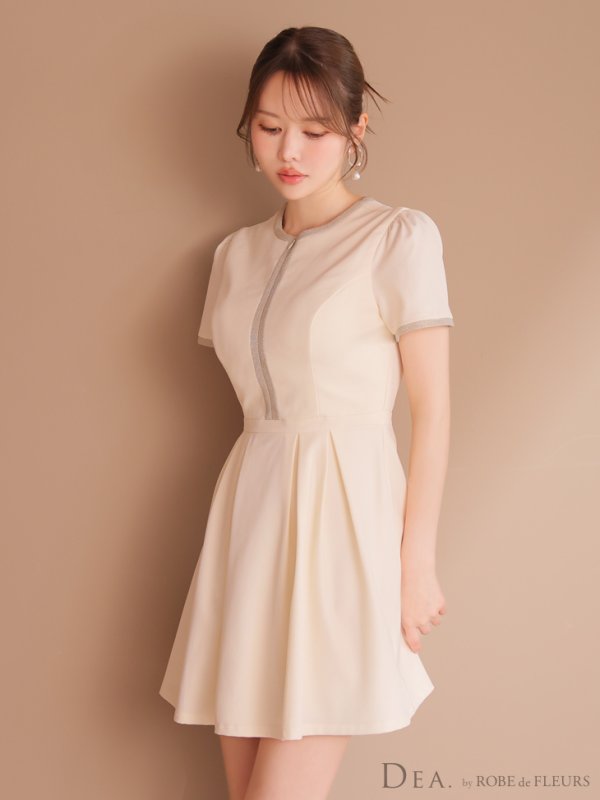 アイボリー モデル：ゆめ　身長：160cm　着用サイズ：Sサイズ