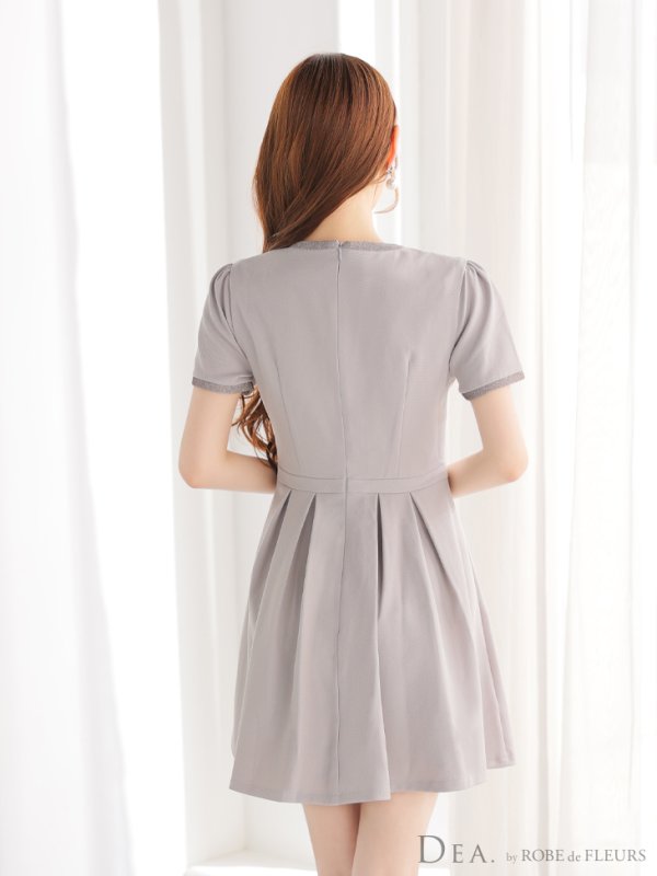 グレージュ モデル：ももか　身長：156cm　着用サイズ：Sサイズ