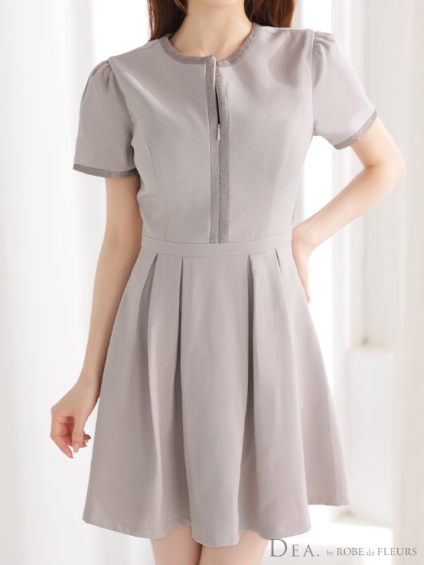 グレージュ モデル：ももか　身長：156cm　着用サイズ：Sサイズ