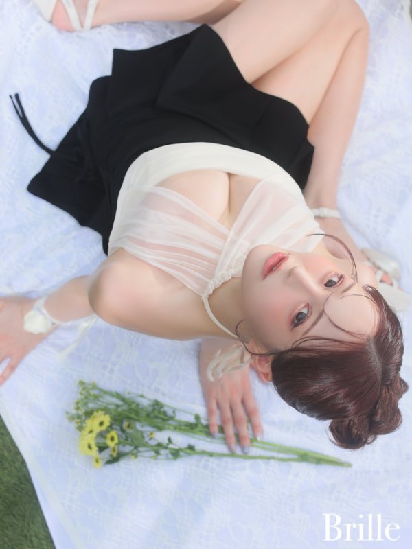 アイボリー モデル：れみ　身長：163cm　着用サイズ