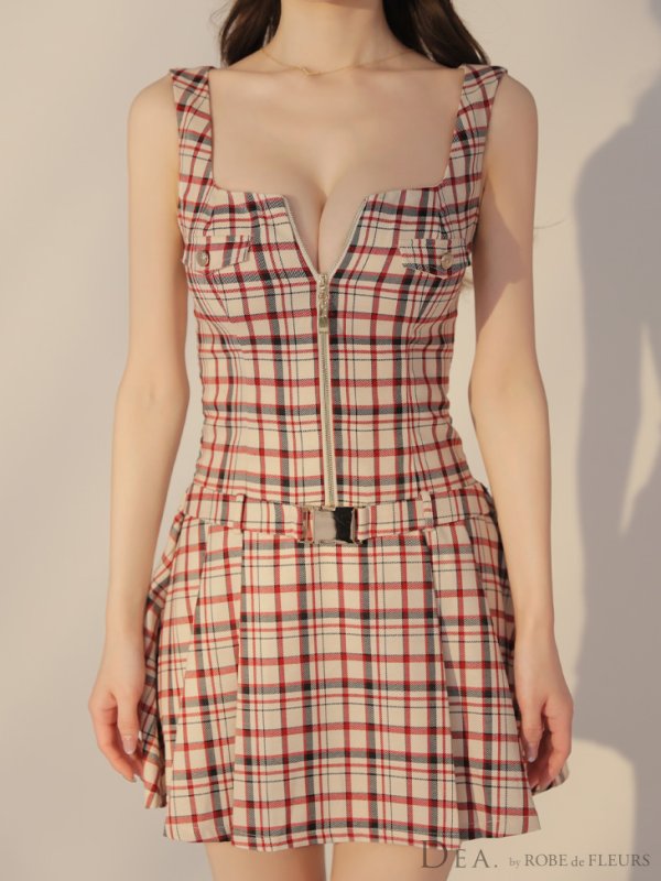 レッド モデル：ゆめ　身長：160cm　着用サイズ：Sサイズ