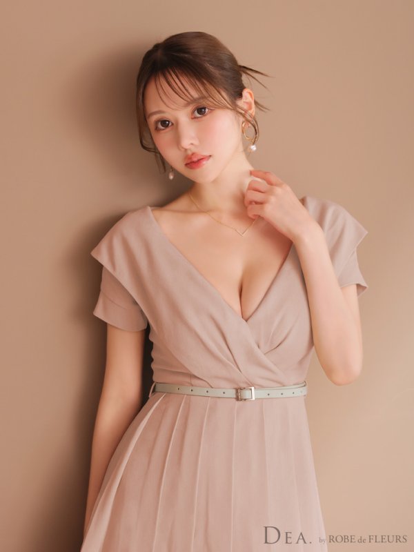 ピンクベージュ モデル：ゆめ　身長：160cm　着用サイズ：Sサイズ