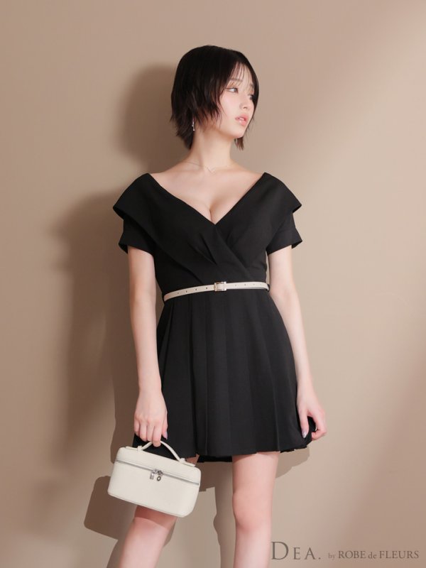 ブラック モデル：りこ　身長：156cm　着用サイズ：Sサイズ