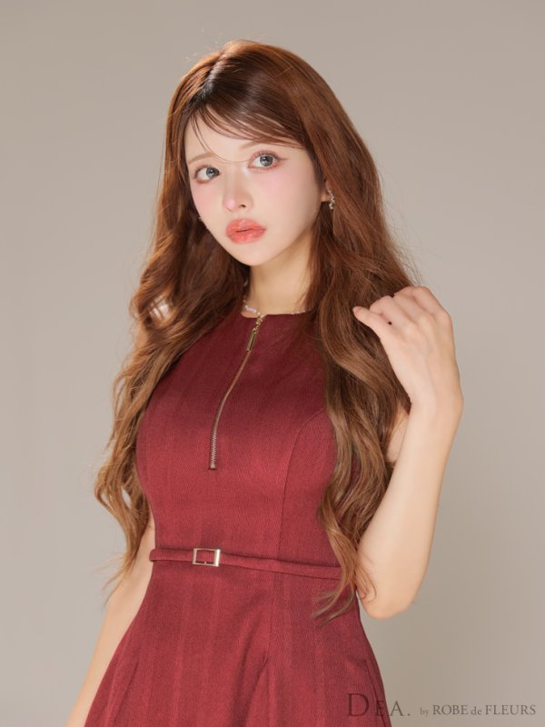 レッド モデル:まりん 身長:164cm 着用サイズ:Sサイズ