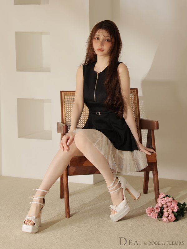 ブラックxアイボリー モデル：ももか　身長：156cm:Sサイズ
