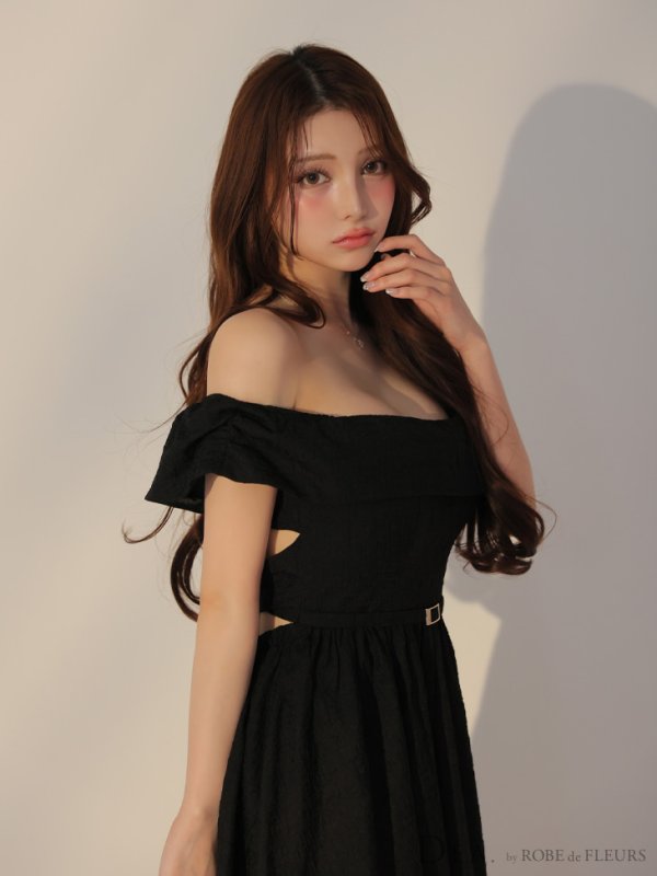 ブラック モデル:ももか 身長:156cm 着用サイズ:Sサイズ