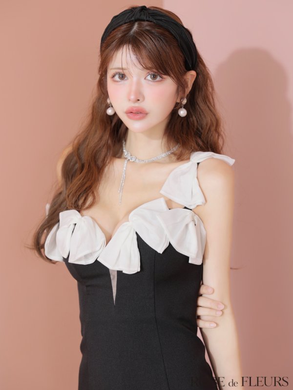 ブラック モデル：まりん　身長：164cm　着用サイズ：Sサイズ