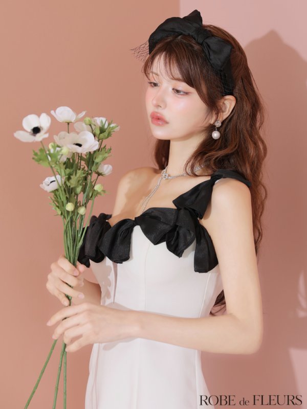 ホワイトxブラック モデル：まりん　身長：164cm　着用サイズ：Sサイズ