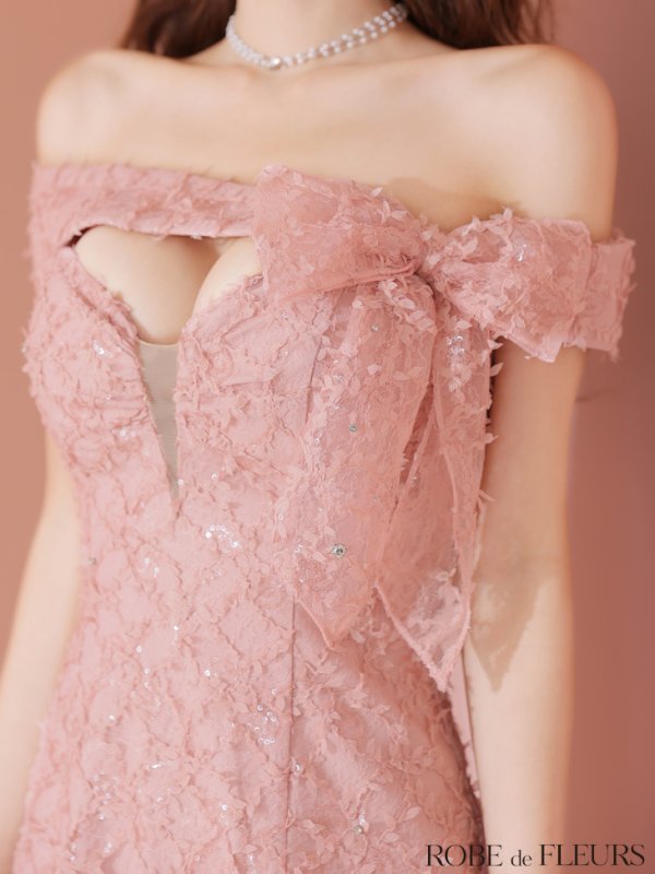 ピンク モデル：まりん　身長：164cm　着用サイズ：Sサイズ