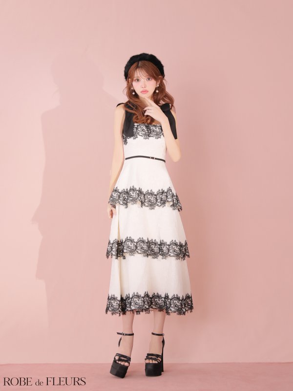 ホワイト×ブラック　モデル：まりん　身長：164cm　着用サイズ：Sサイズ