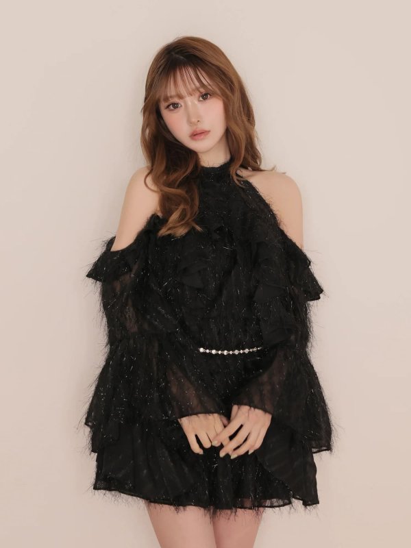 ブラック モデル：いおり　身長：161cm　着用サイズ：Sサイズ