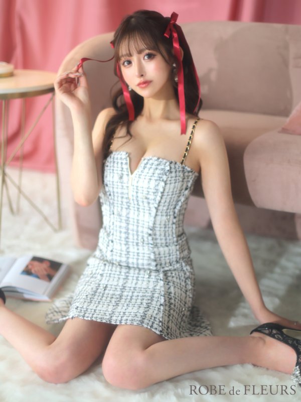 ホワイトxブラック モデル：カルア　身長：156cm　着用サイズ：Sサイズ