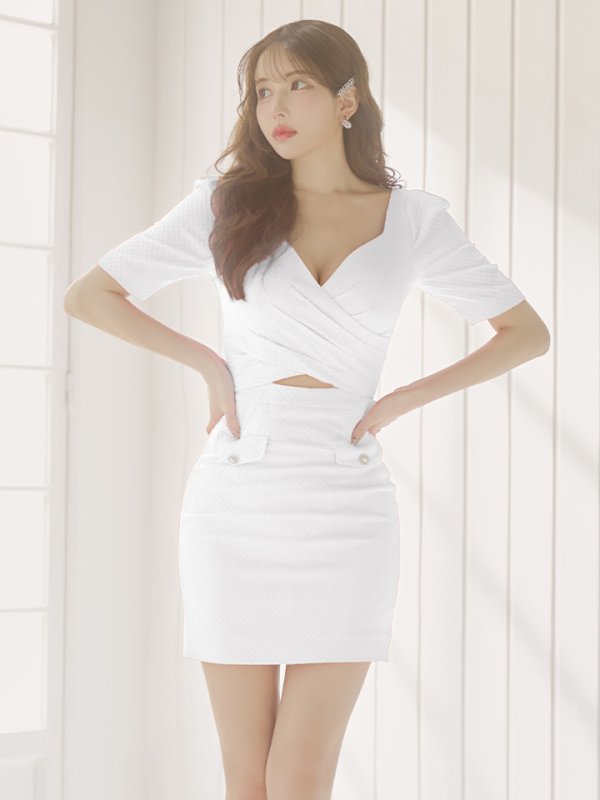 画像2: sugarオリジナルカラー・XSサイズあり【IRMA/イルマ】パフスリーブ/ 半袖/ 袖あり/ ワンカラー/ カットアウト/ ニット/ ストレッチ/ パールボタン/ タイト/ ミニドレス/ キャバドレス【HC02】 (2)