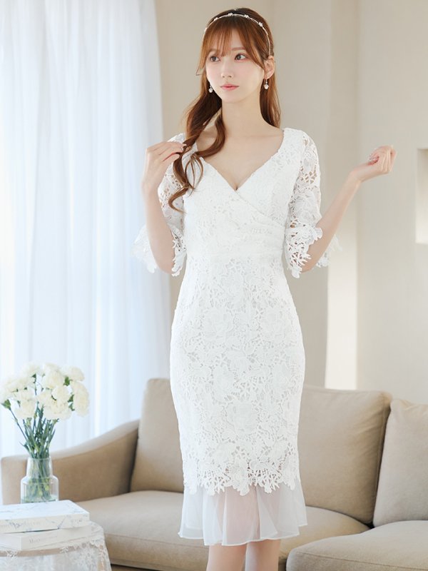 ホワイト モデル：あすか　身長：170cm　着用サイズ：Sサイズ