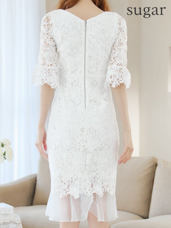 ホワイト モデル：あすか　身長：170cm　着用サイズ：Sサイズ