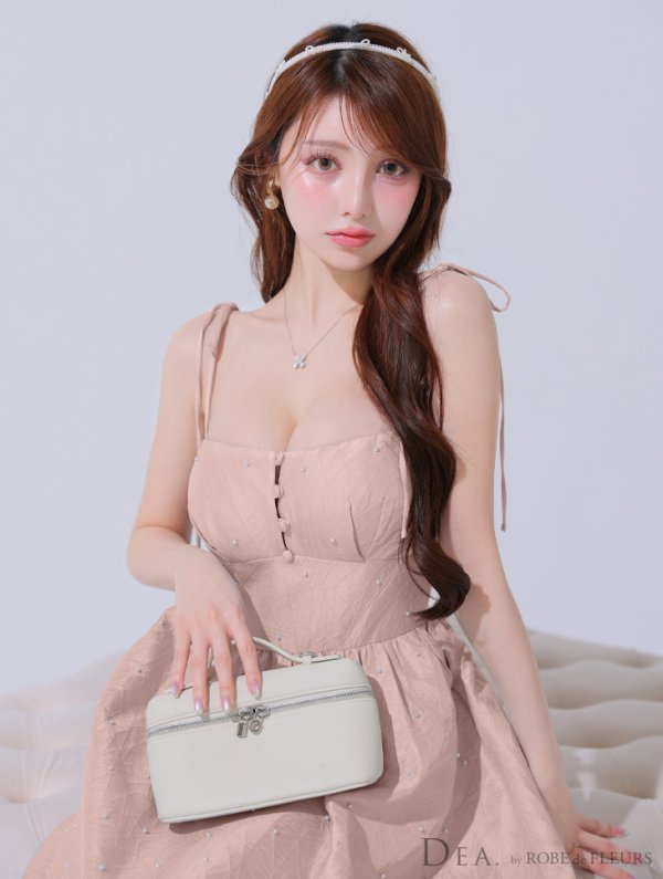 ピンクベージュ モデル:ももか 身長:156cm 着用サイズ:Sサイズ