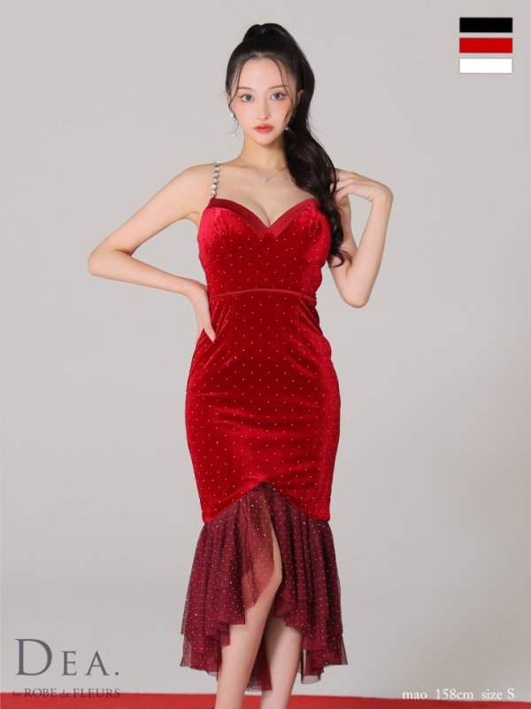 レッド モデル：まおちゃる　身長：158cm　着用サイズ：Sサイズ