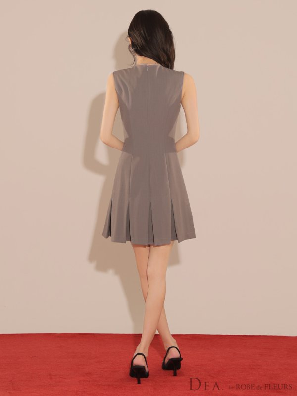 グレー モデル:ゆりお 身長:165cm 着用サイズ:Sサイズ