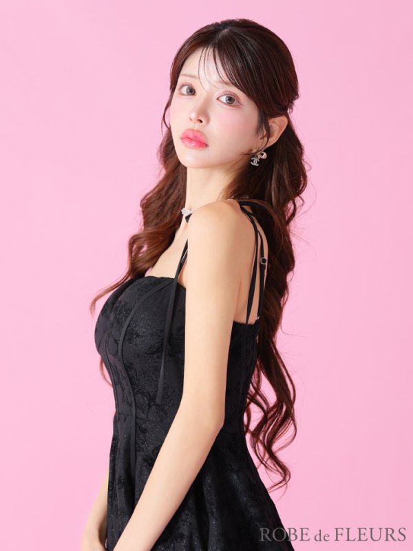 ブラック モデル：まりん　身長：164cm　着用サイズ：Sサイズ