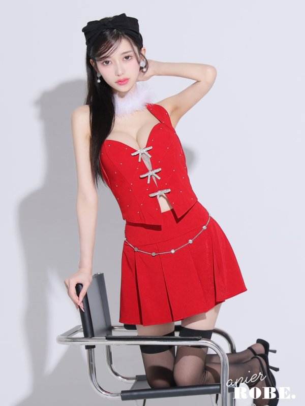 レッド モデル:ゆりお 身長:165cm 着用サイズ:Sサイズ