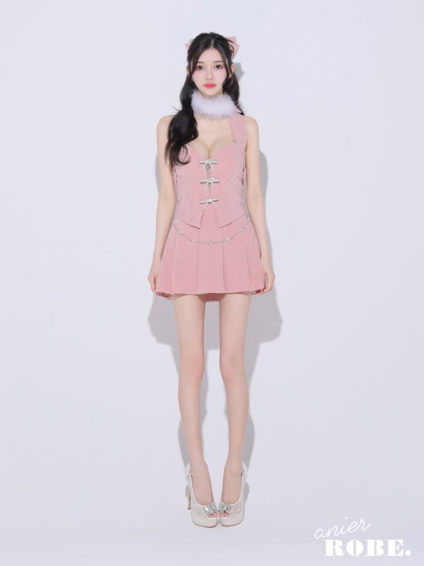 ピンク モデル:ゆりお 身長:165cm 着用サイズ:Sサイズ