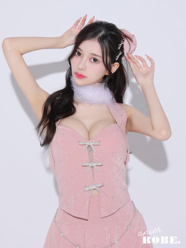 ピンク モデル:ゆりお 身長:165cm 着用サイズ:Sサイズ