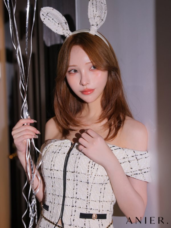 アイボリー モデル:れいな先生 身長:163cm 着用サイズ:Sサイズ