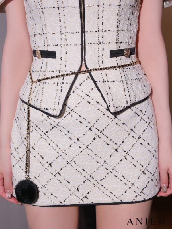 アイボリー モデル:れいな先生 身長:163cm 着用サイズ:Sサイズ