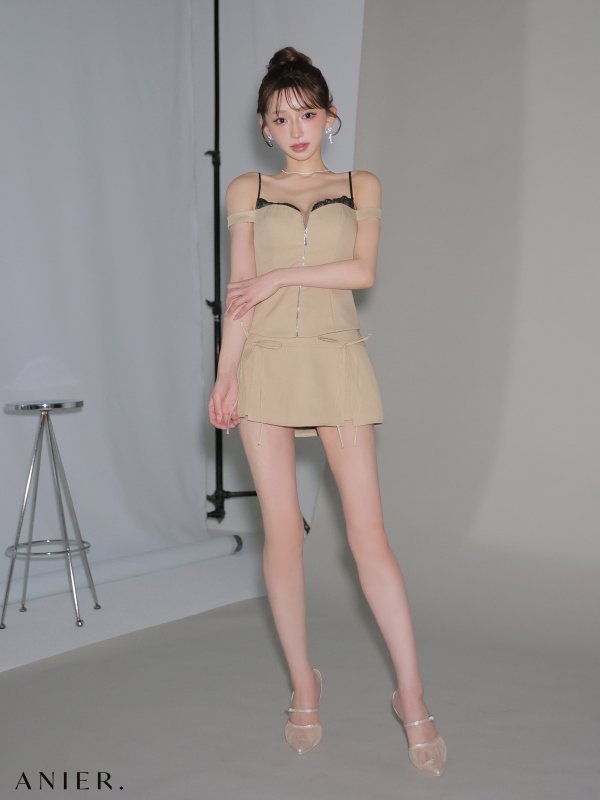 ベージュ　モデル：はな　身長：159cm　着用サイズ：Sサイズ