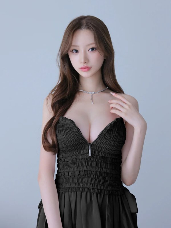ブラック　モデル：かりん　身長：165cm　着用サイズ：Sサイズ