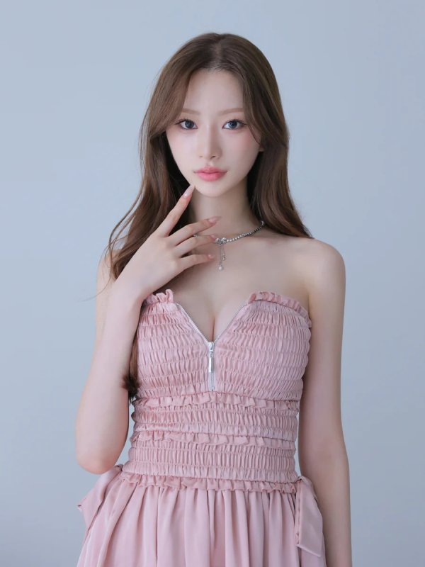 ピンクベージュ　モデル：かりん　身長：165cm　着用サイズ：Sサイズ