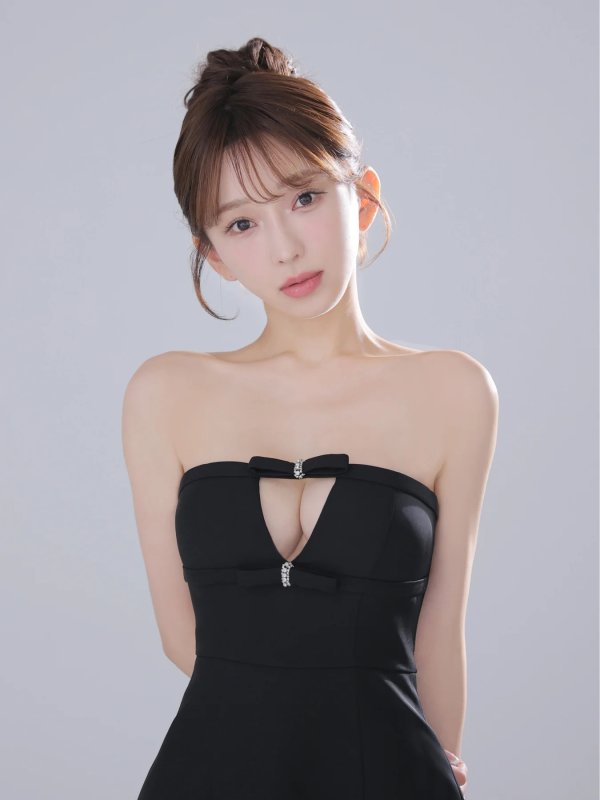 ブラック　モデル：はな　身長：159cm　着用サイズ：Sサイズ