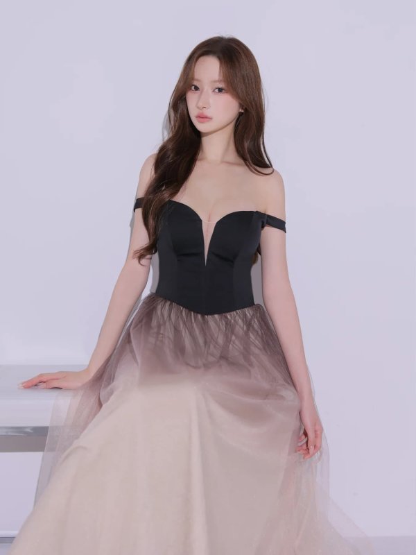 ブラック　モデル：かりん　身長：165cm　着用サイズ：Sサイズ
