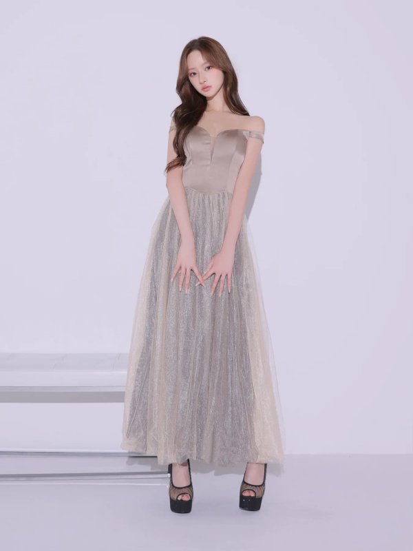 ベージュ　モデル：かりん　身長：165cm　着用サイズ：Sサイズ