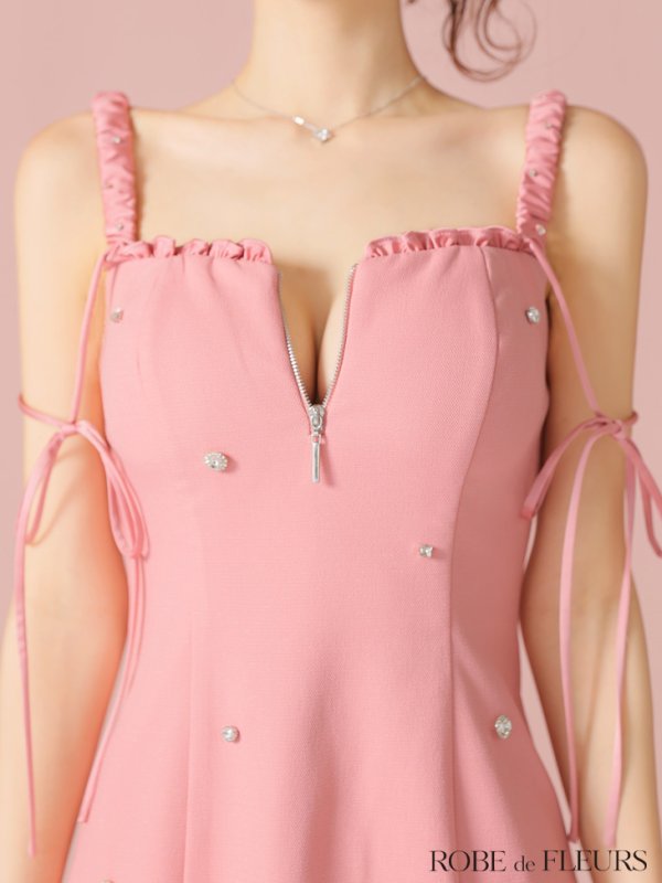 ピンク モデル：まりん　身長：164cm　着用サイズ：Sサイズ