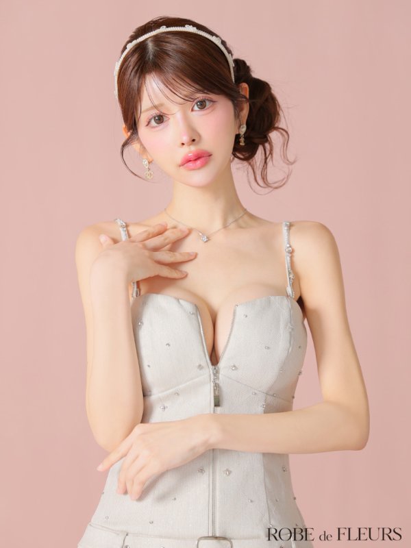 ホワイト モデル：まりん　身長：164cm　着用サイズ：Sサイズ