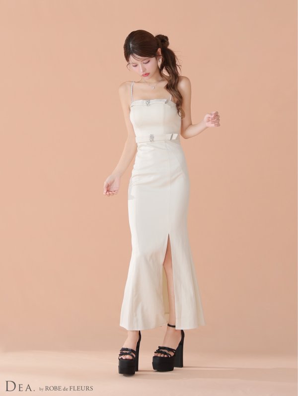 アイボリー モデル:まりん 身長:164cm 着用サイズ:Sサイズ