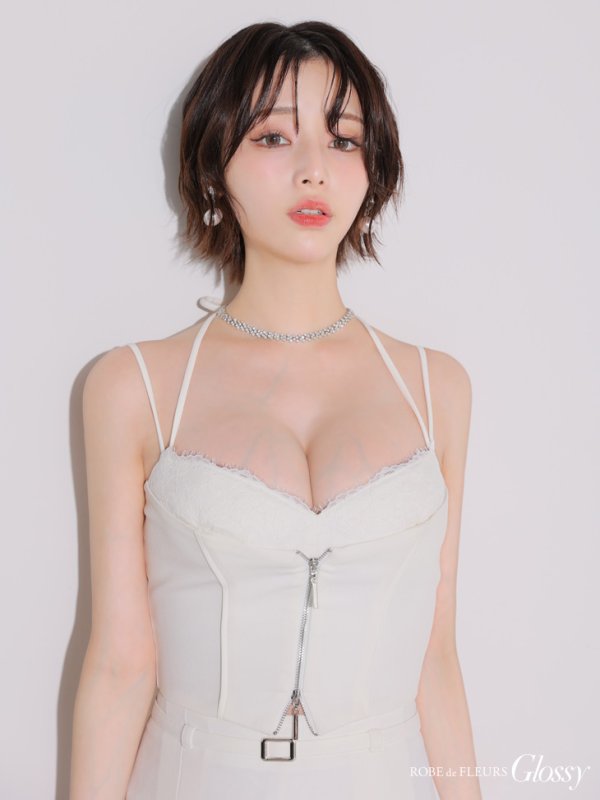 ホワイト モデル：りこ　身長：156cm　着用サイズ：Sサイズ