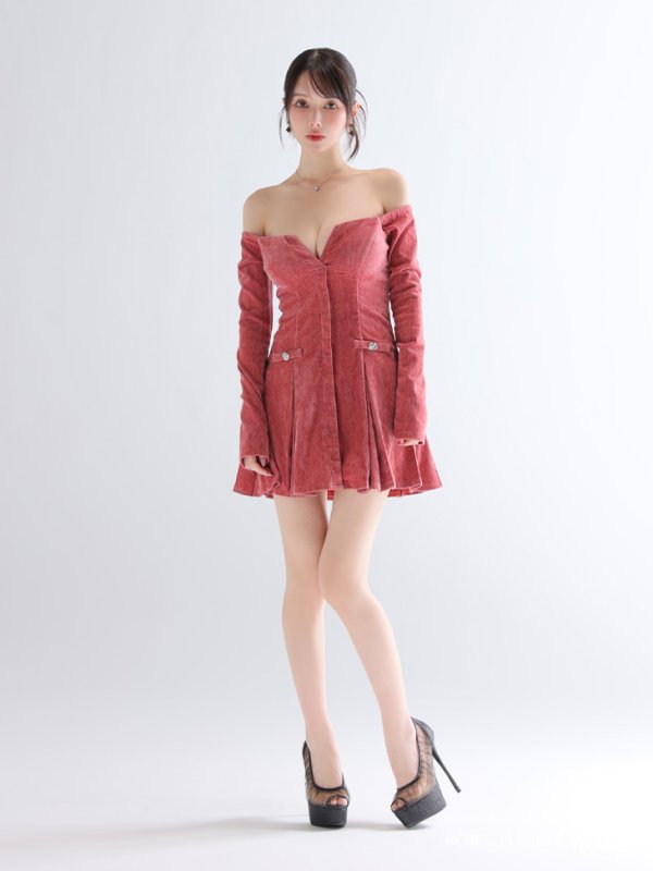 ピンク モデル：ゆめ　身長：160cm　着用サイズ：Sサイズ