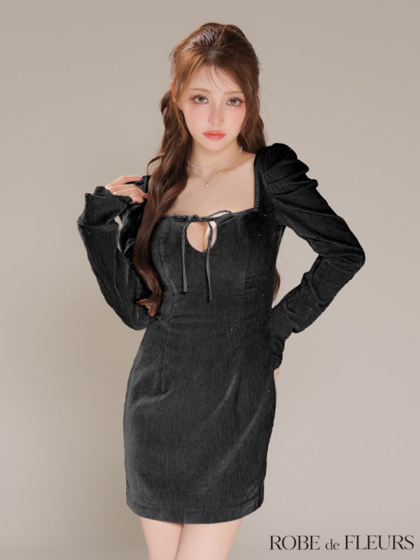 ブラック　モデル：ももか　身長：156cm　着用サイズ：Sサイズ