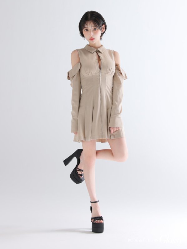 ベージュ　ホワイト　モデル：りこ　身長：156cm　着用サイズ：Sサイズ